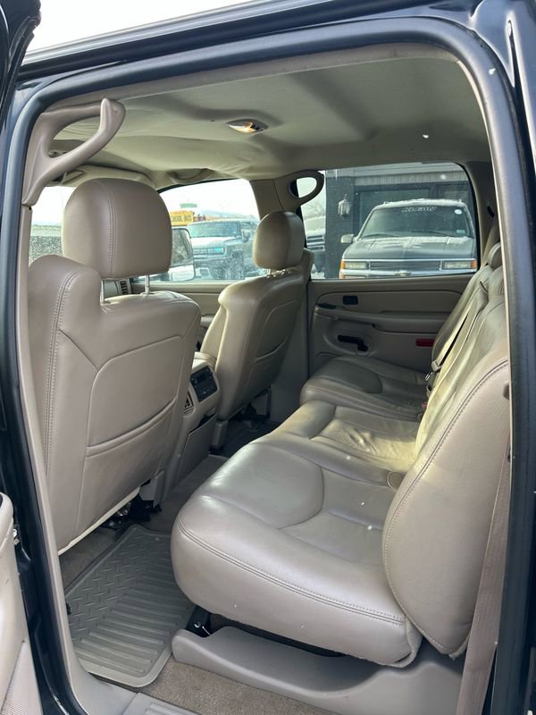 Used 2004 Chevrolet Silverado 2500 LT w/ Skid Plate Package image 9