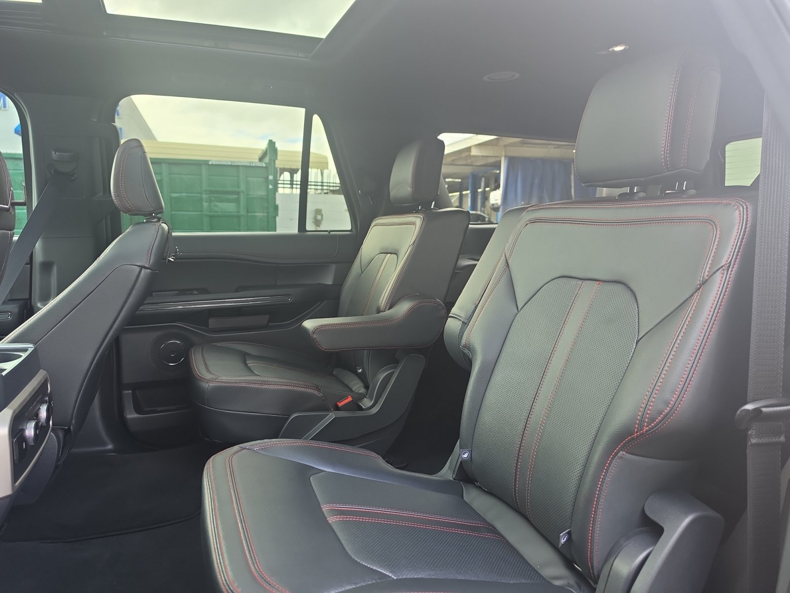 Used 2024 Ford Expedition Max Limited AWD/4WD image 24