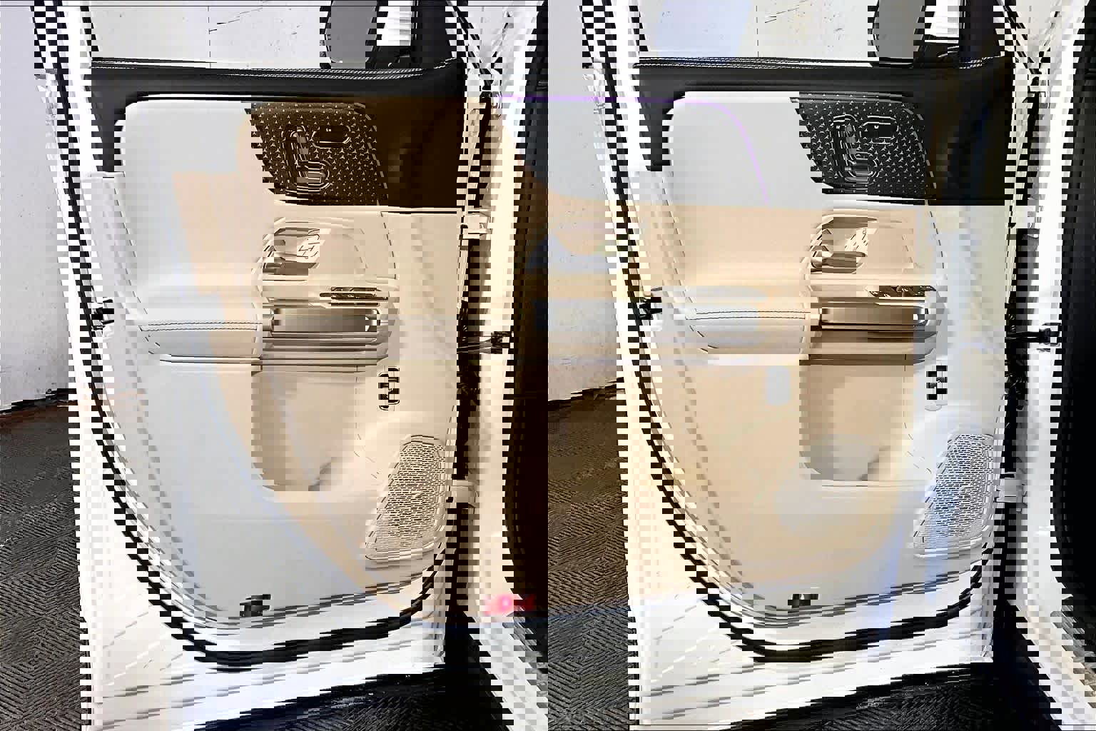 New 2026 Mercedes-Benz GLB 250 4MATIC image 11