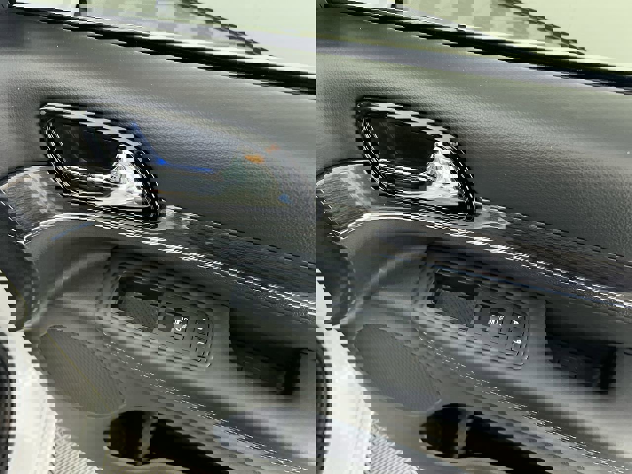 Used 2020 Jeep Grand Cherokee Overland image 29