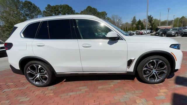 Used 2026 BMW X5 xDrive40i w/ Premium Package AWD/4WD image 2