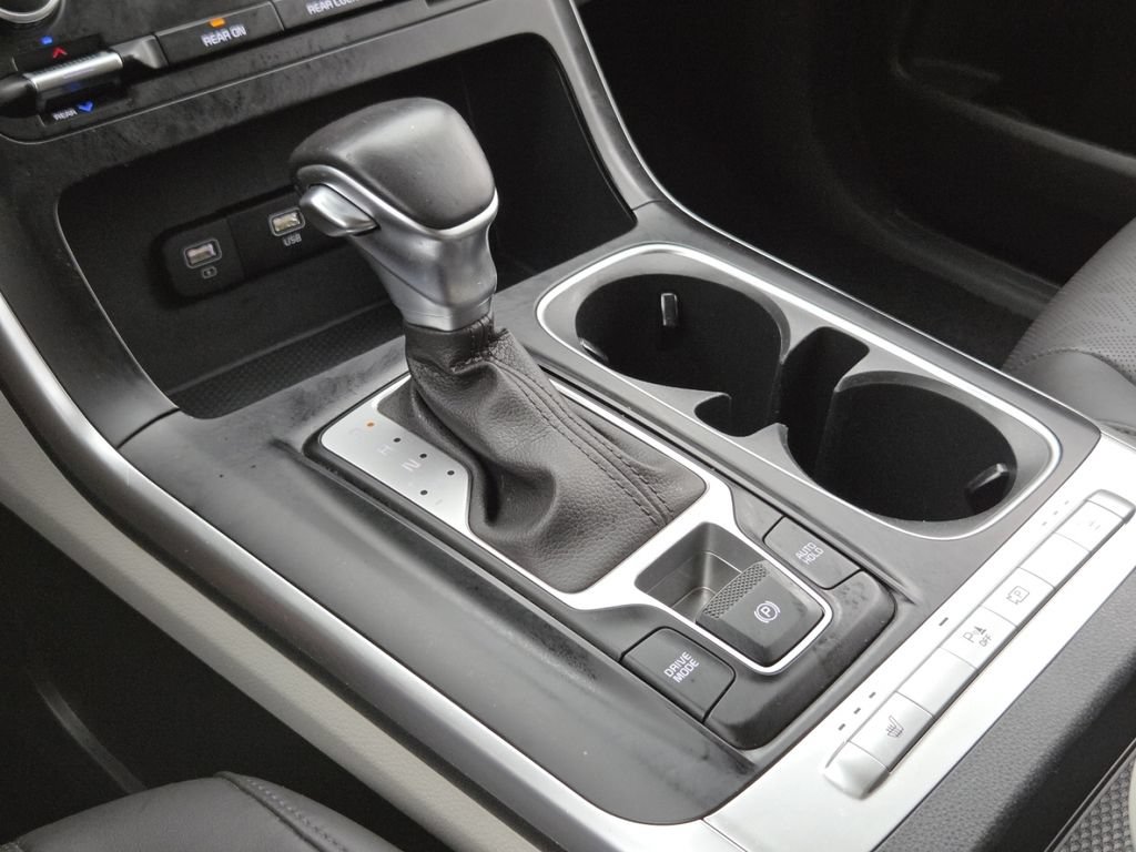 Used 2024 Kia Carnival LX FWD image 33