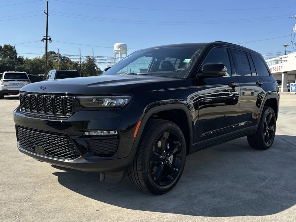 New 2025 Jeep Grand Cherokee Limited w/ Black Appearance Package image 3