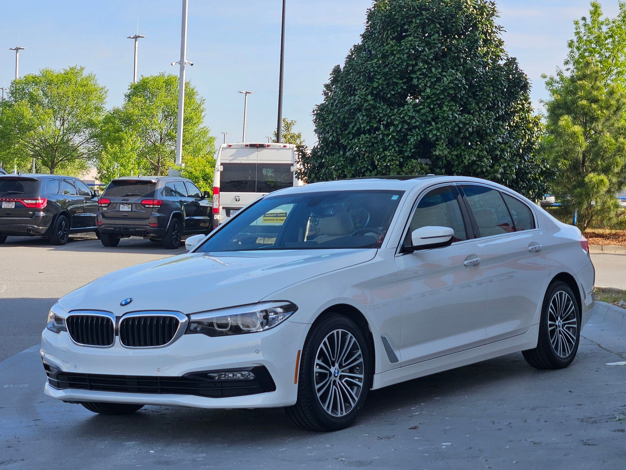 Used 2018 BMW 530i w/ Premium Package image 3