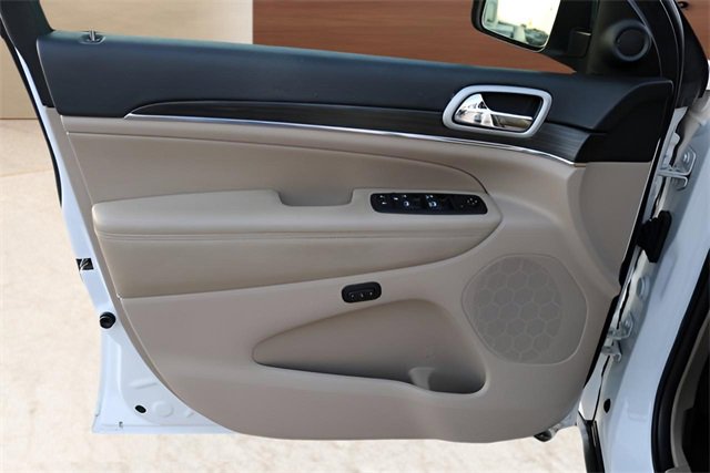 Used 2022 Jeep Grand Cherokee Limited image 11