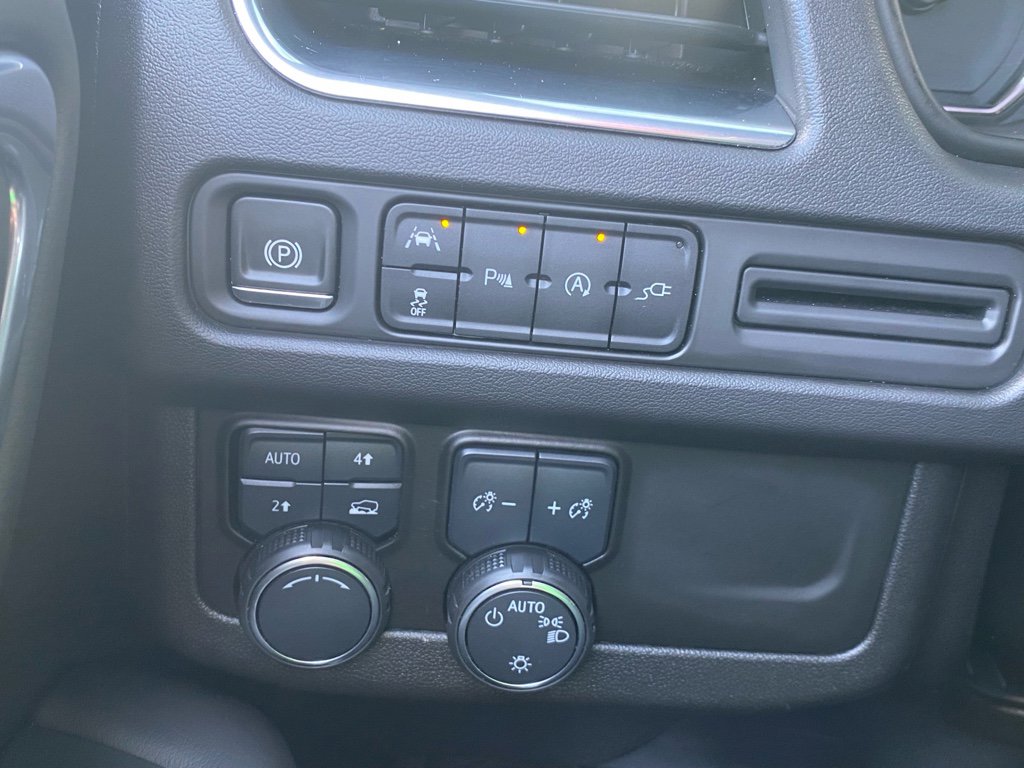 Used 2021 Chevrolet Tahoe RST w/ Luxury Package image 23