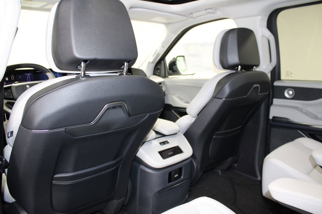 New 2025 Lincoln Navigator L Reserve image 30