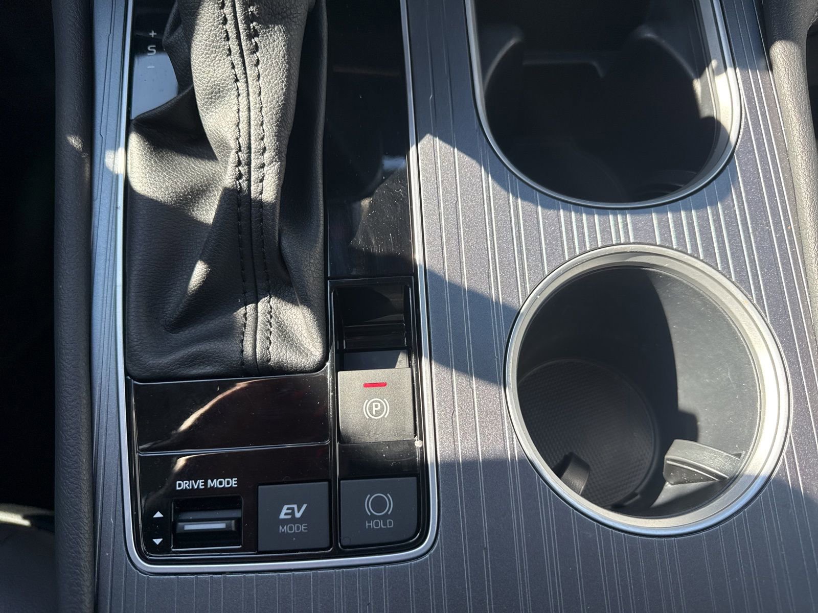 Used 2025 Toyota Sienna XLE image 16