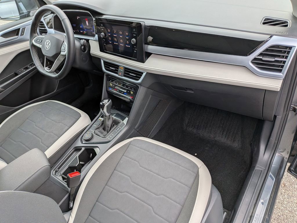 Used 2025 Volkswagen Taos SE w/ Panoramic Sunroof Package image 35