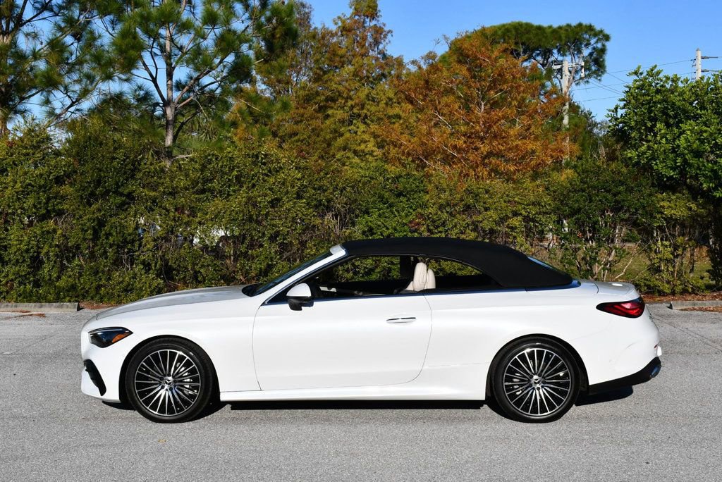 Used 2025 Mercedes-Benz CLE 300 4MATIC Cabriolet image 32