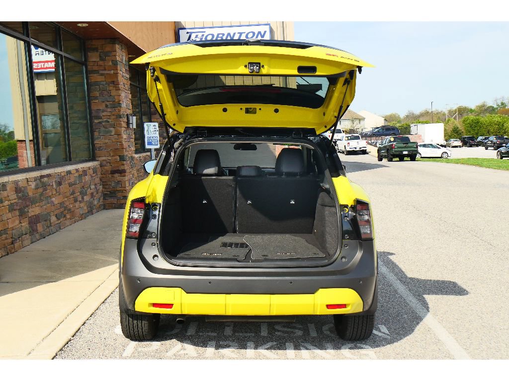 Used 2025 Nissan Kicks SR AWD/4WD image 25