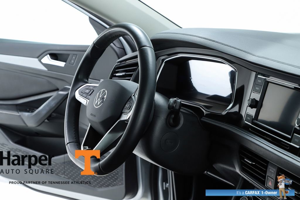 Used 2023 Volkswagen Jetta SE w/ Panoramic Sunroof Package image 34
