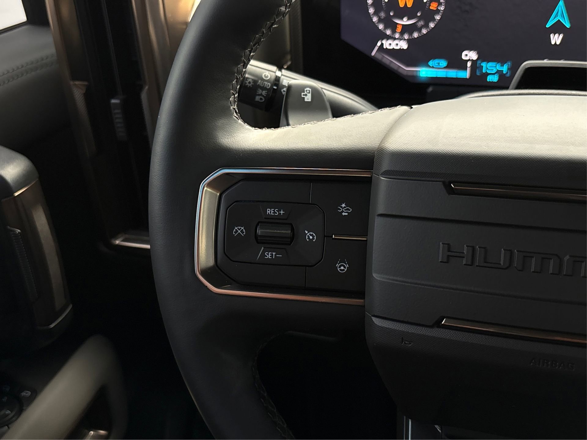 Used 2024 GMC Hummer EV 3X w/ LPO, Roof Cross Rail Package image 28