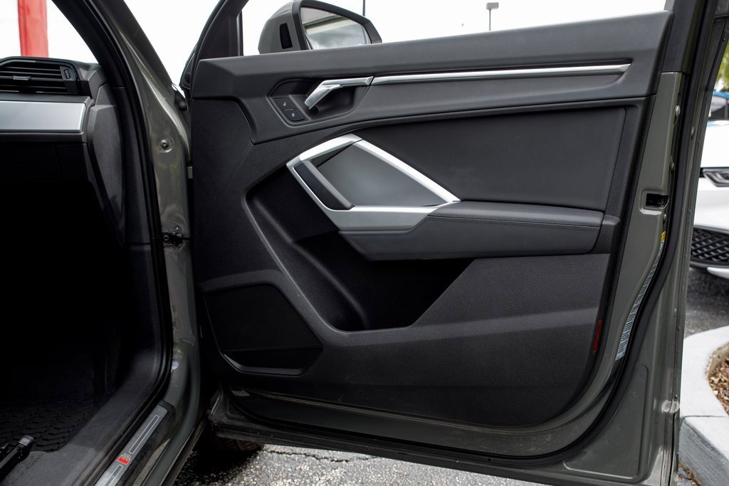 Used 2020 Audi Q3 2.0T Premium w/ Convenience Package image 40