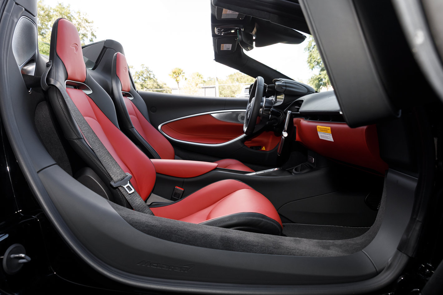 Used 2026 McLaren Artura Spider RWD image 57