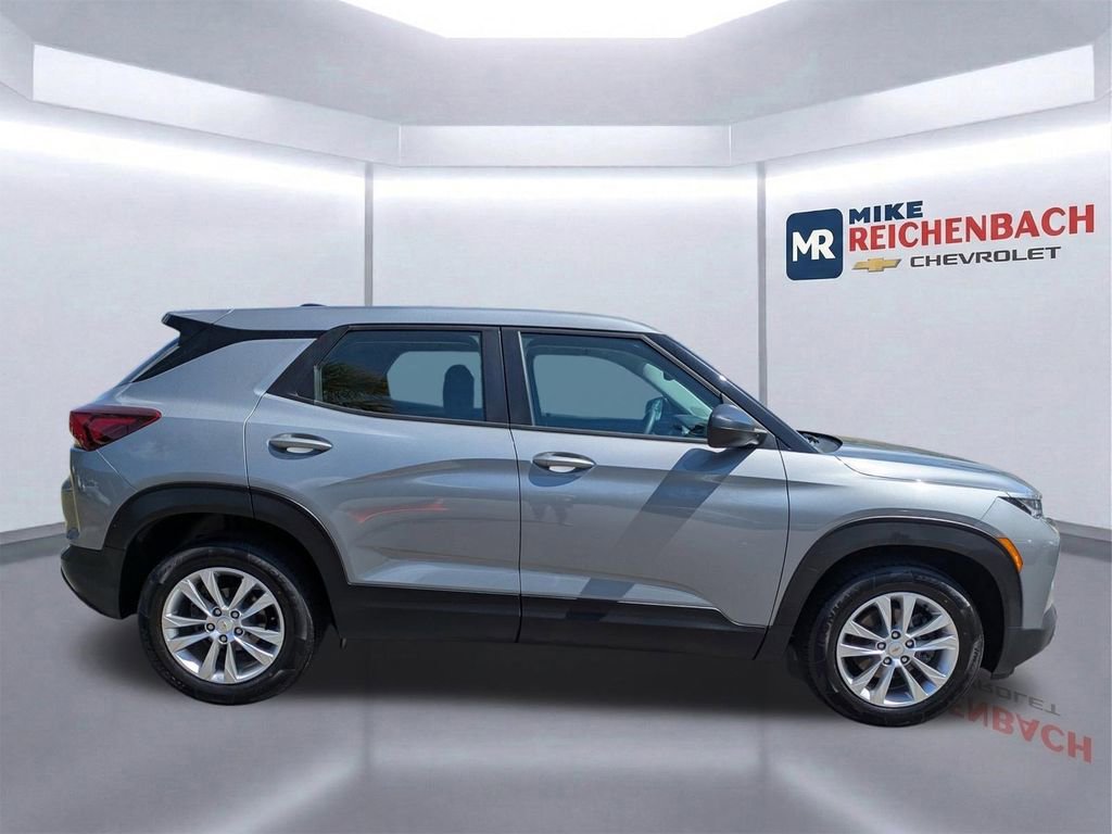 Used 2023 Chevrolet TrailBlazer LS image 3