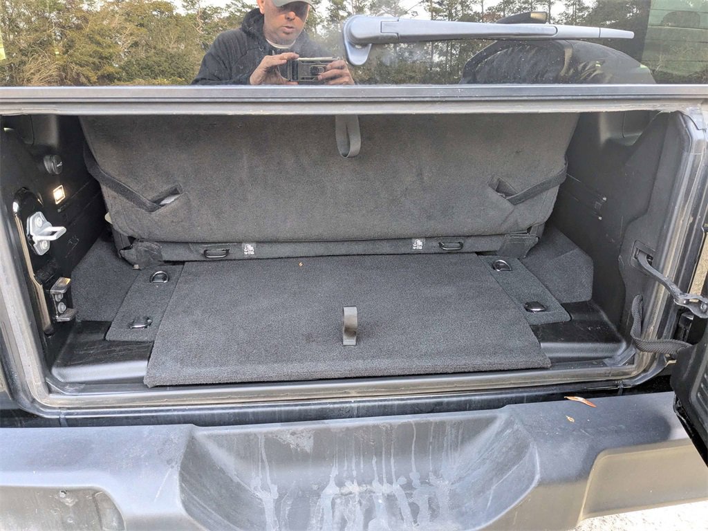 Used 2023 Jeep Wrangler Sport S image 13