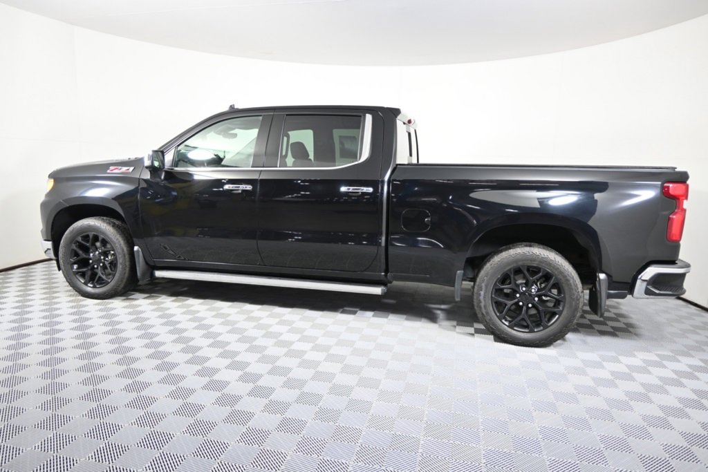 Used 2022 Chevrolet Silverado 1500 LTZ w/ Technology Package image 3