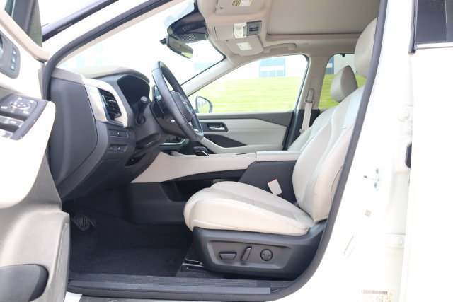 Certified 2023 Nissan Rogue SL w/ SL Premium Package AWD/4WD image 13