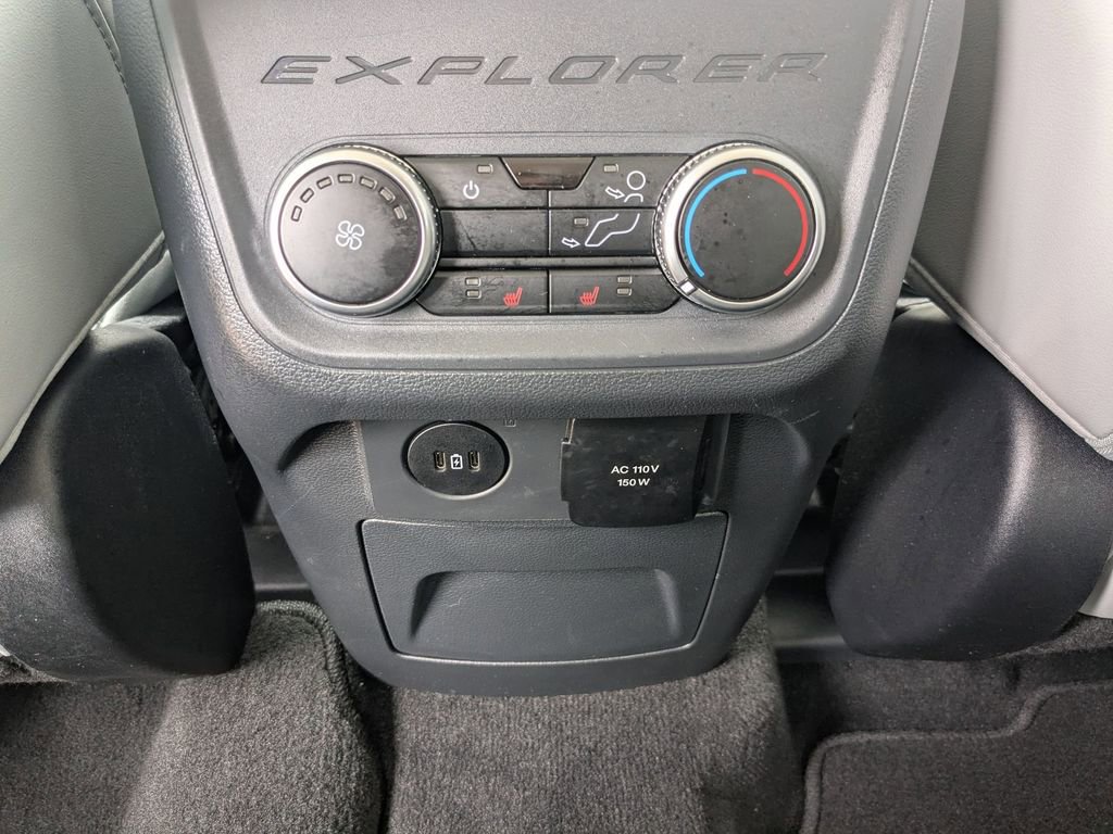 Used 2025 Ford Explorer Platinum w/ Ultimate Package AWD/4WD image 19