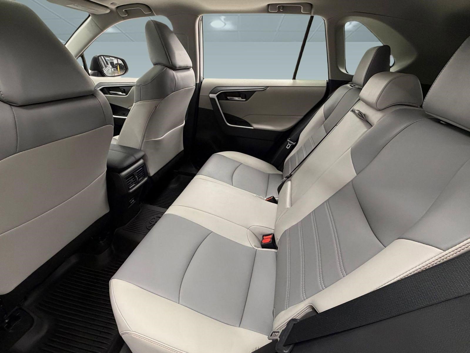 Used 2023 Toyota RAV4 XLE Premium FWD image 23