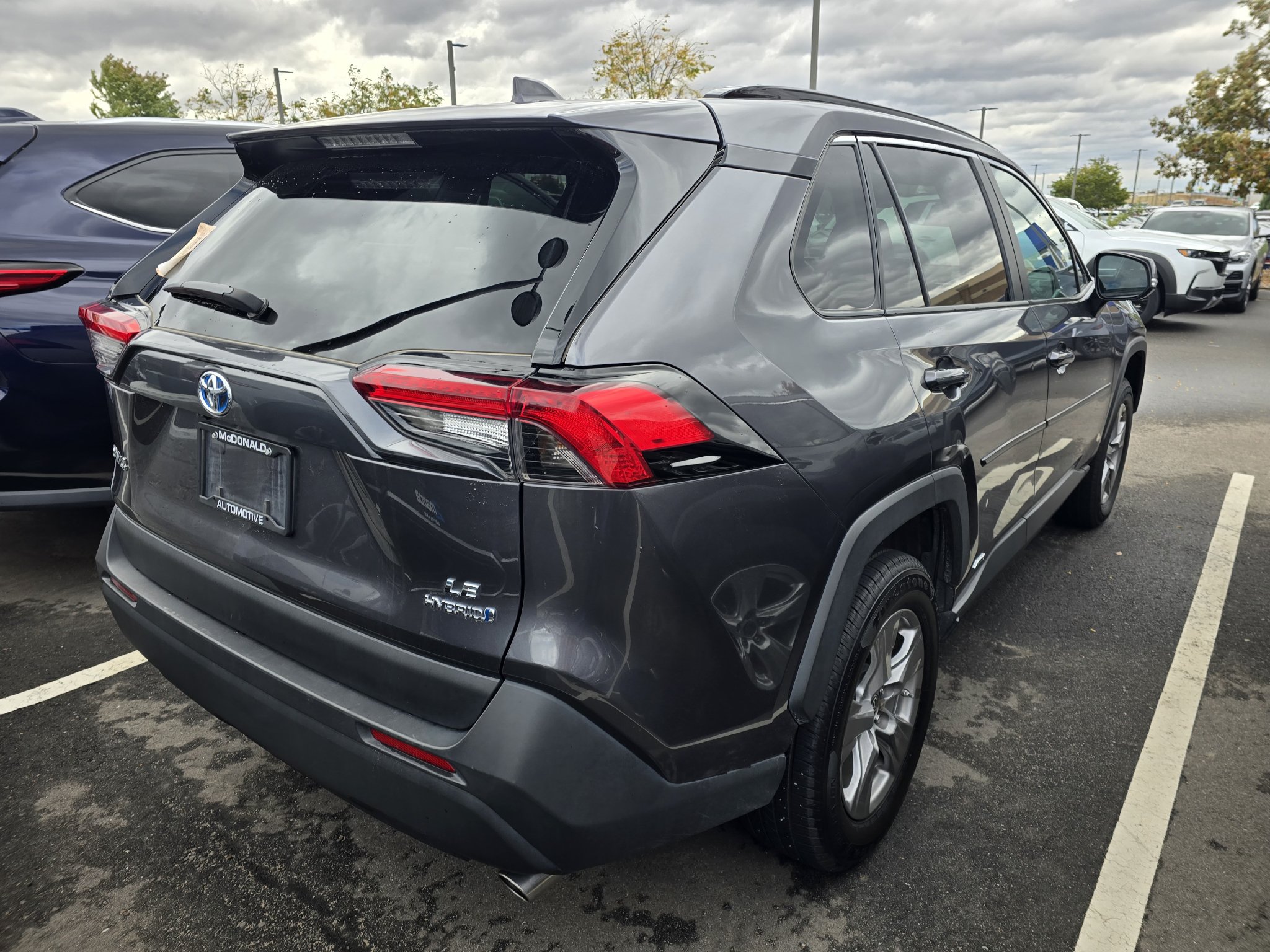 Used 2024 Toyota RAV4 LE AWD/4WD image 13