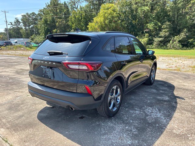 Certified 2025 Ford Escape ST-Line FWD image 3