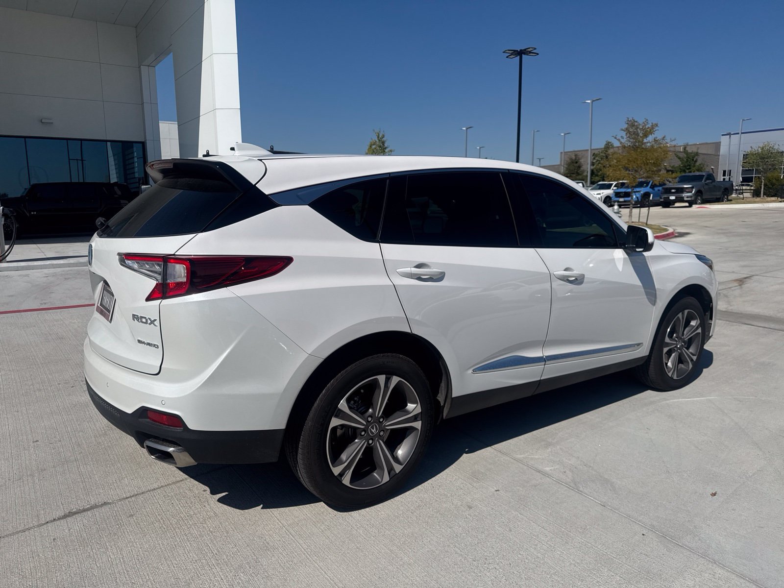 Used 2025 Acura RDX w/ Technology Package AWD/4WD image 3
