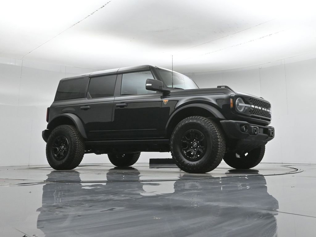 Used 2025 Ford Bronco Badlands image 4