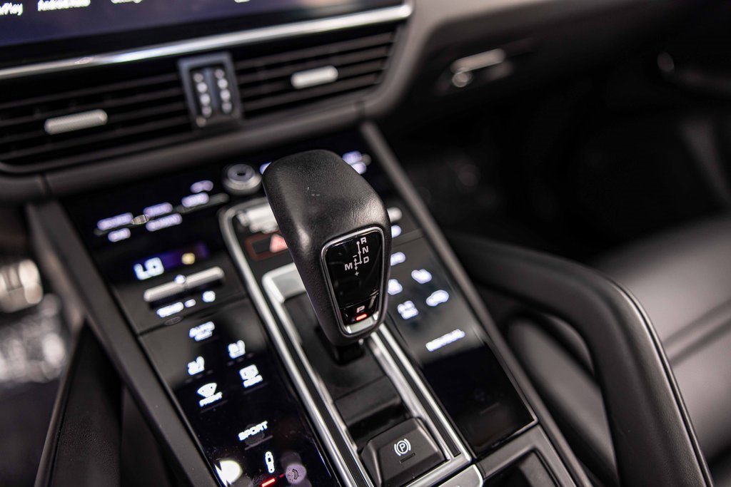 Used 2022 Porsche Cayenne S Platinum image 31