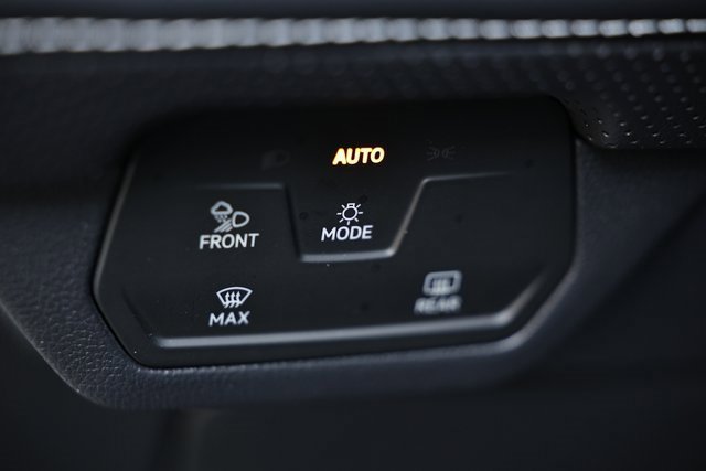 Used 2024 Volkswagen Atlas SEL Premium R-Line image 16