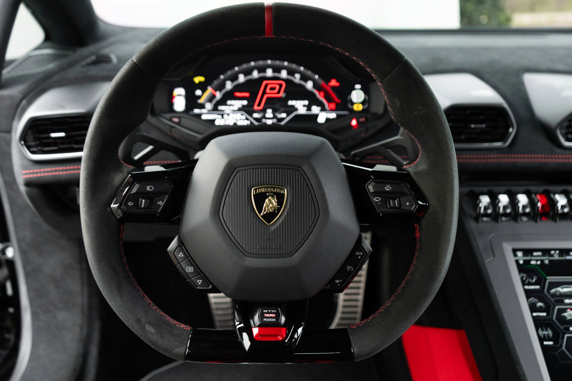 Used 2022 Lamborghini Huracan STO image 10
