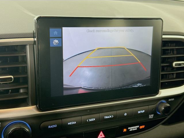 Used 2025 Hyundai Venue SEL image 13