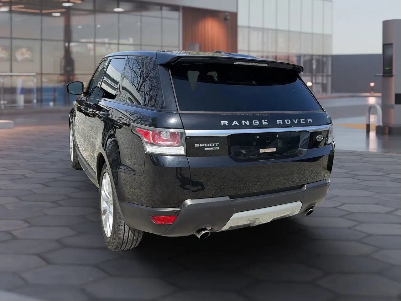 Used 2014 Land Rover Range Rover Sport HSE image 8