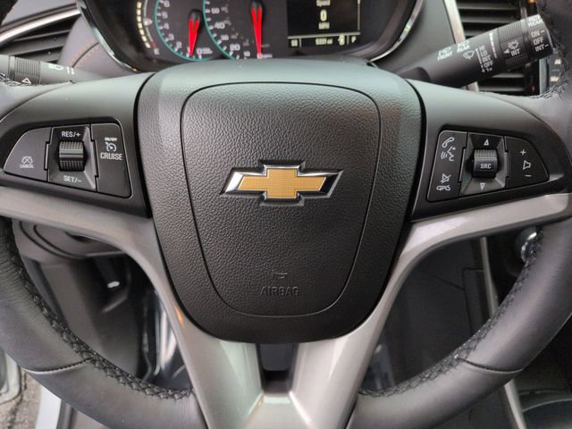 Used 2022 Chevrolet Trax LT w/ LT Convenience Package image 11