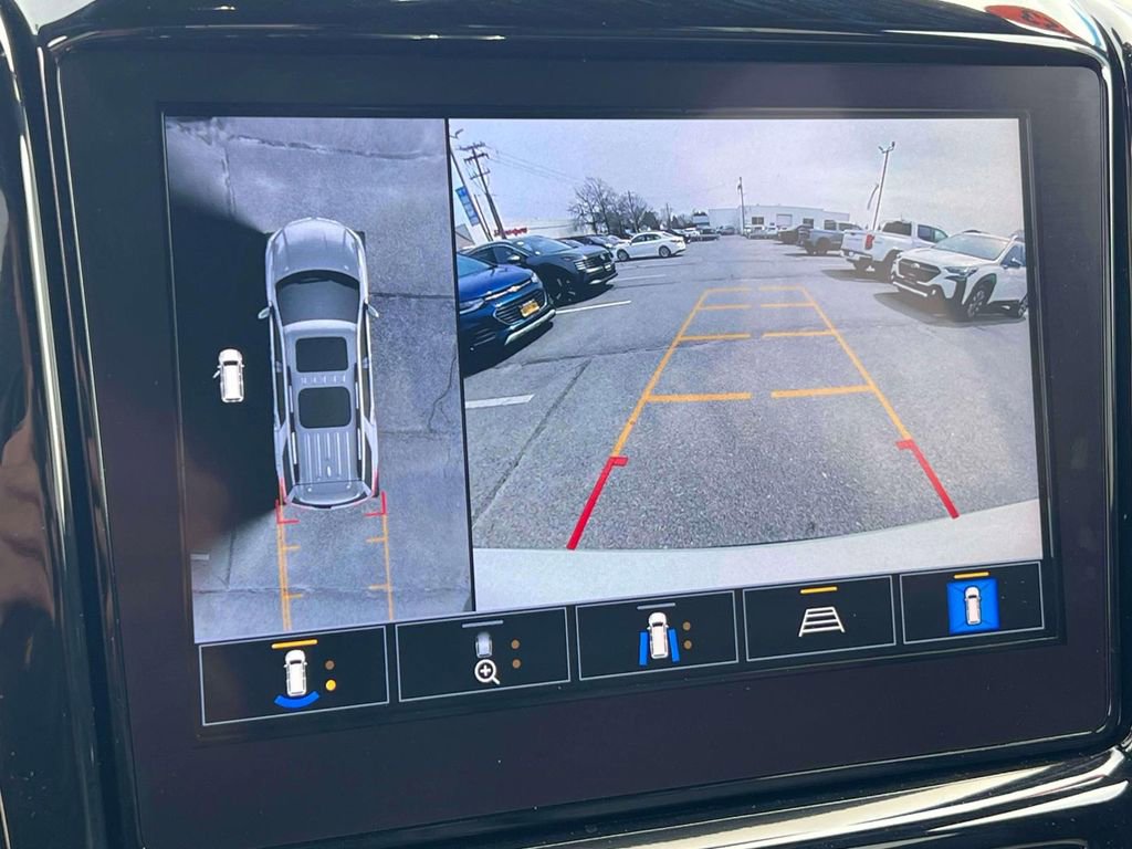 Used 2023 Chevrolet Traverse RS AWD/4WD image 31