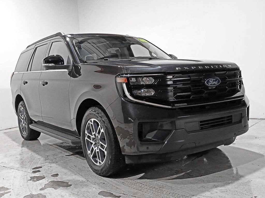 Used 2025 Ford Expedition Active AWD/4WD image 32