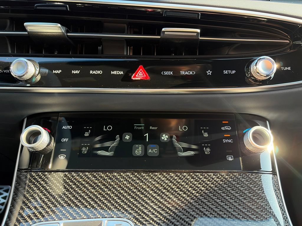New 2027 Genesis GV70 3.5T Prestige AWD/4WD image 19