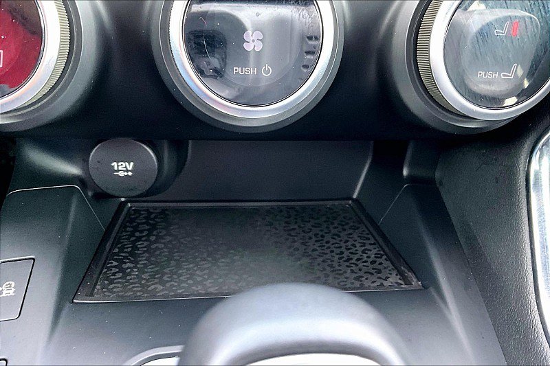 Used 2020 Jaguar E-PACE image 24