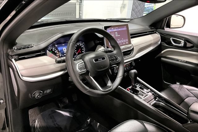 Used 2025 Jeep Compass Limited AWD/4WD image 21