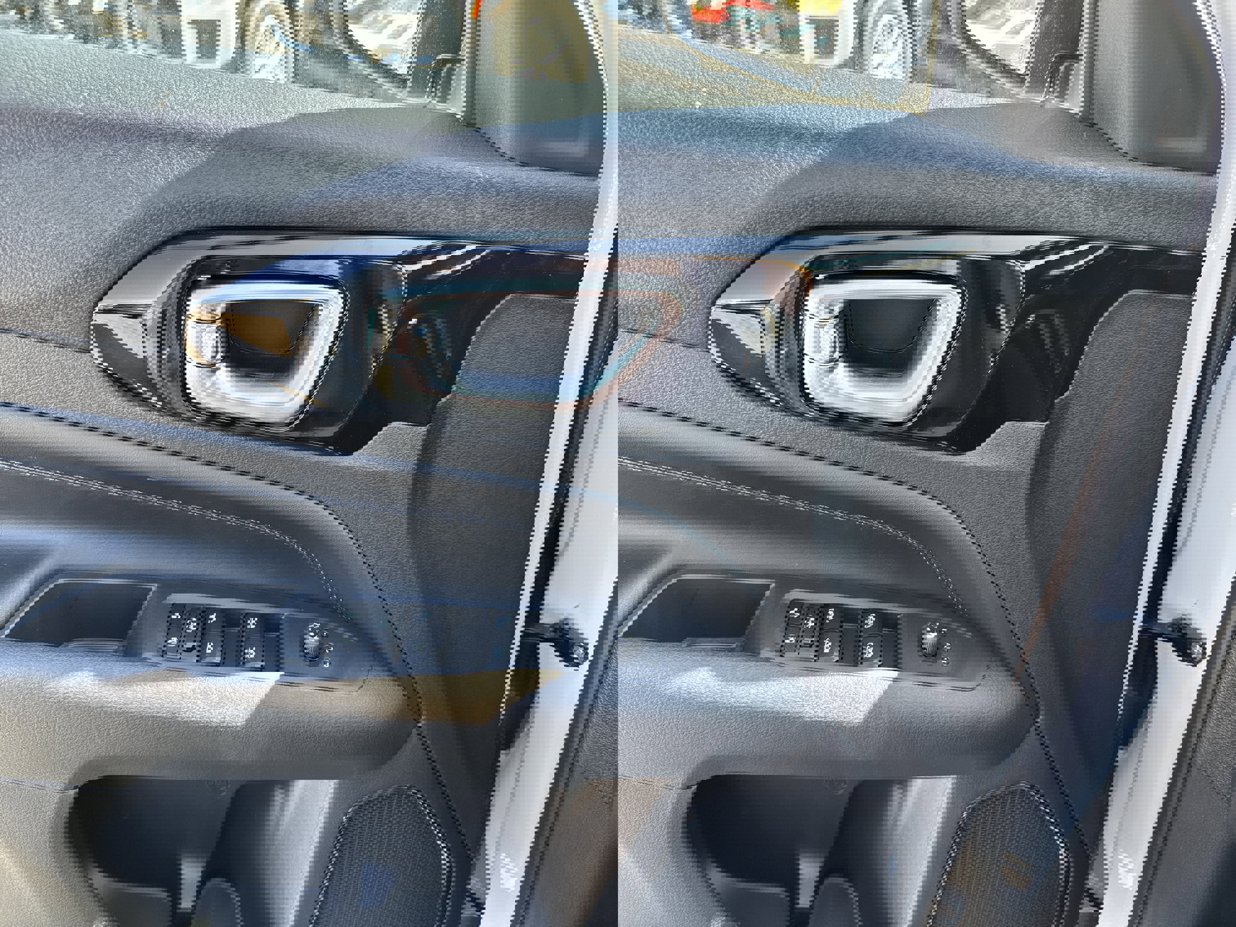 New 2025 Jeep Compass Limited w/ Sun & Sound Group image 14