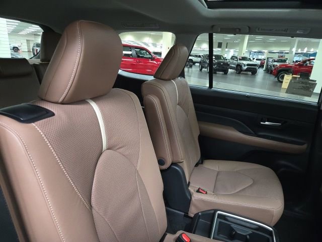 New 2026 Toyota Grand Highlander Platinum image 12
