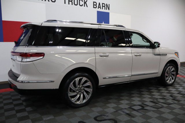 Used 2022 Lincoln Navigator L Reserve RWD image 21