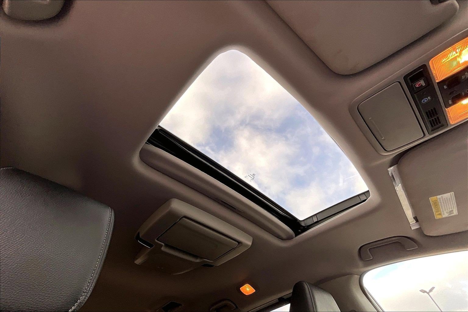 Used 2023 Honda Odyssey Touring image 21