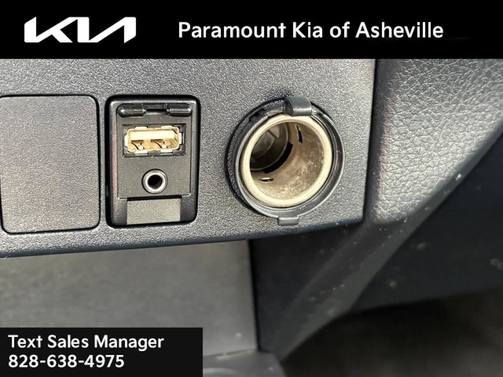 Used 2015 Toyota RAV4 LE image 13