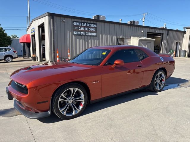 Used 2020 Dodge Challenger R/T RWD image 3