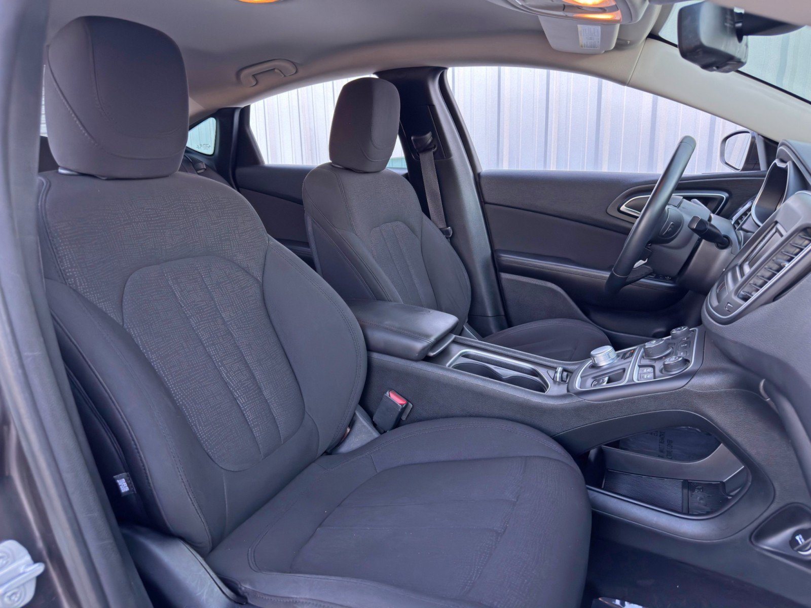 Used 2015 Chrysler 200 Limited w/ Convenience Group image 31