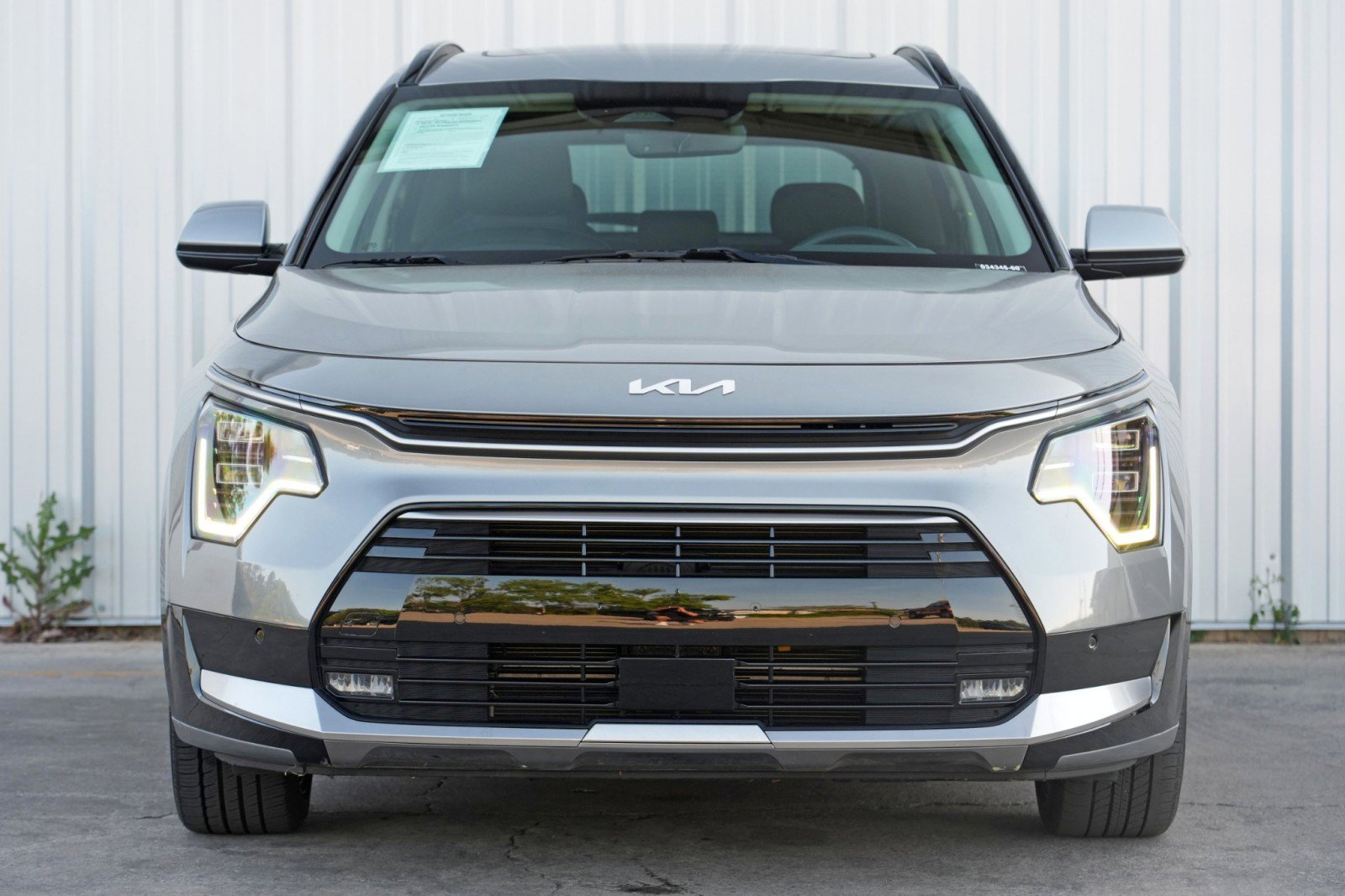 Used 2023 Kia Niro SX Touring image 6