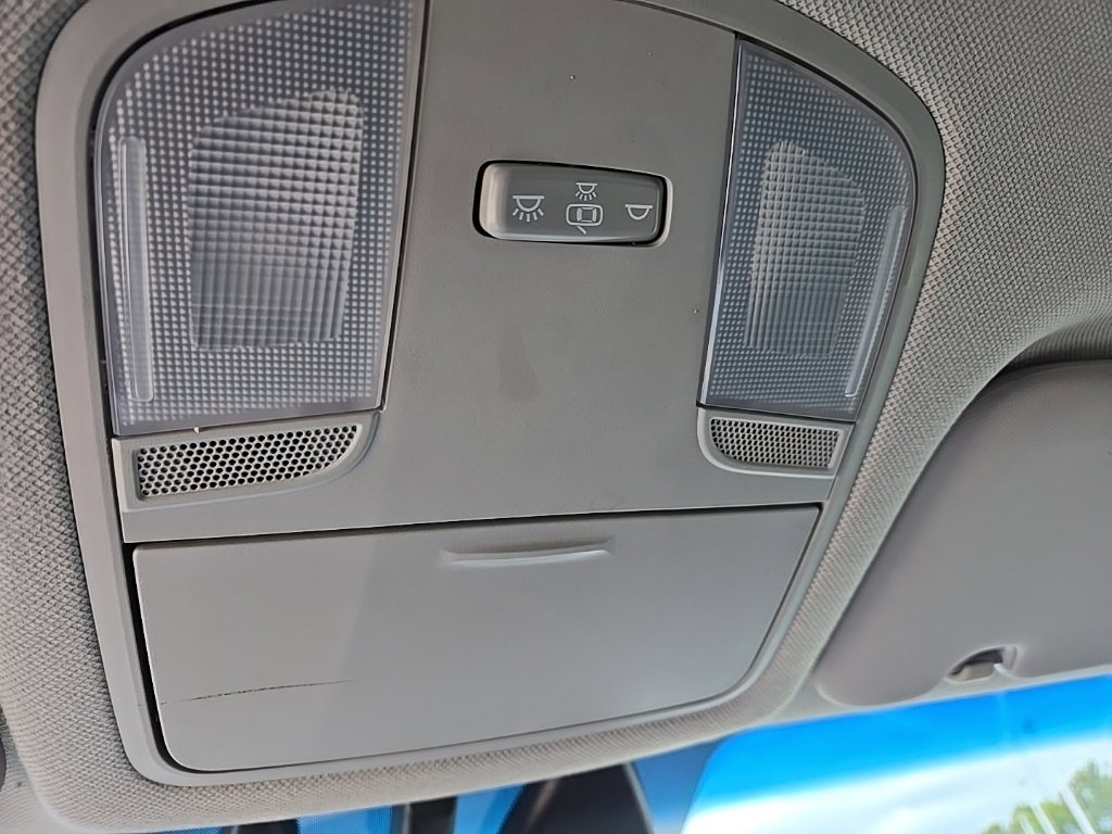 Used 2020 Hyundai Ioniq SE image 27