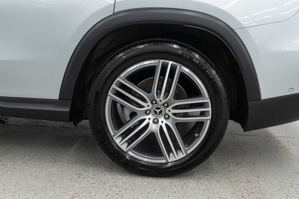 Used 2025 Mercedes-Benz GLS 450 4MATIC image 44